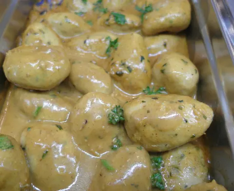 Kartoffeln in heller Sauce mit Kräutern
