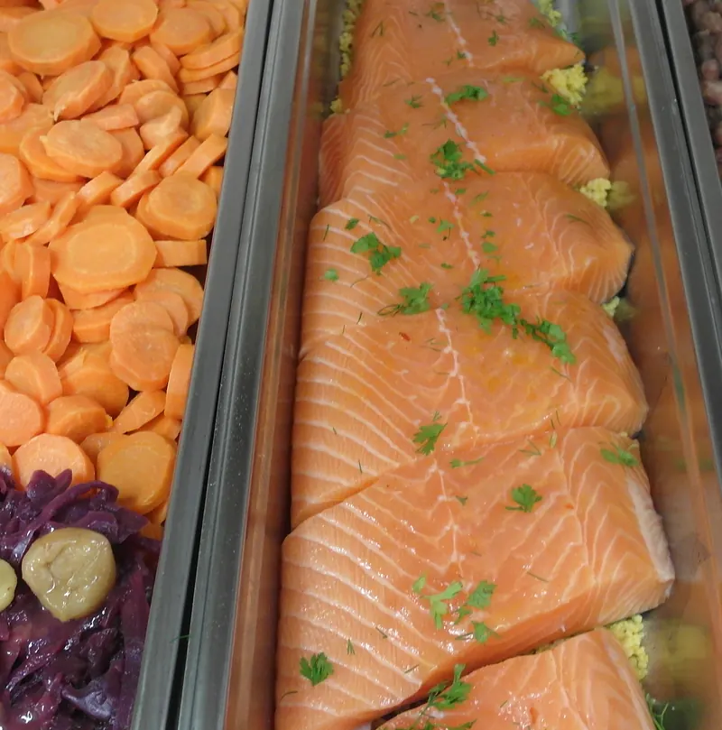 Rüebli, Lachs, Reis und Rotkraut